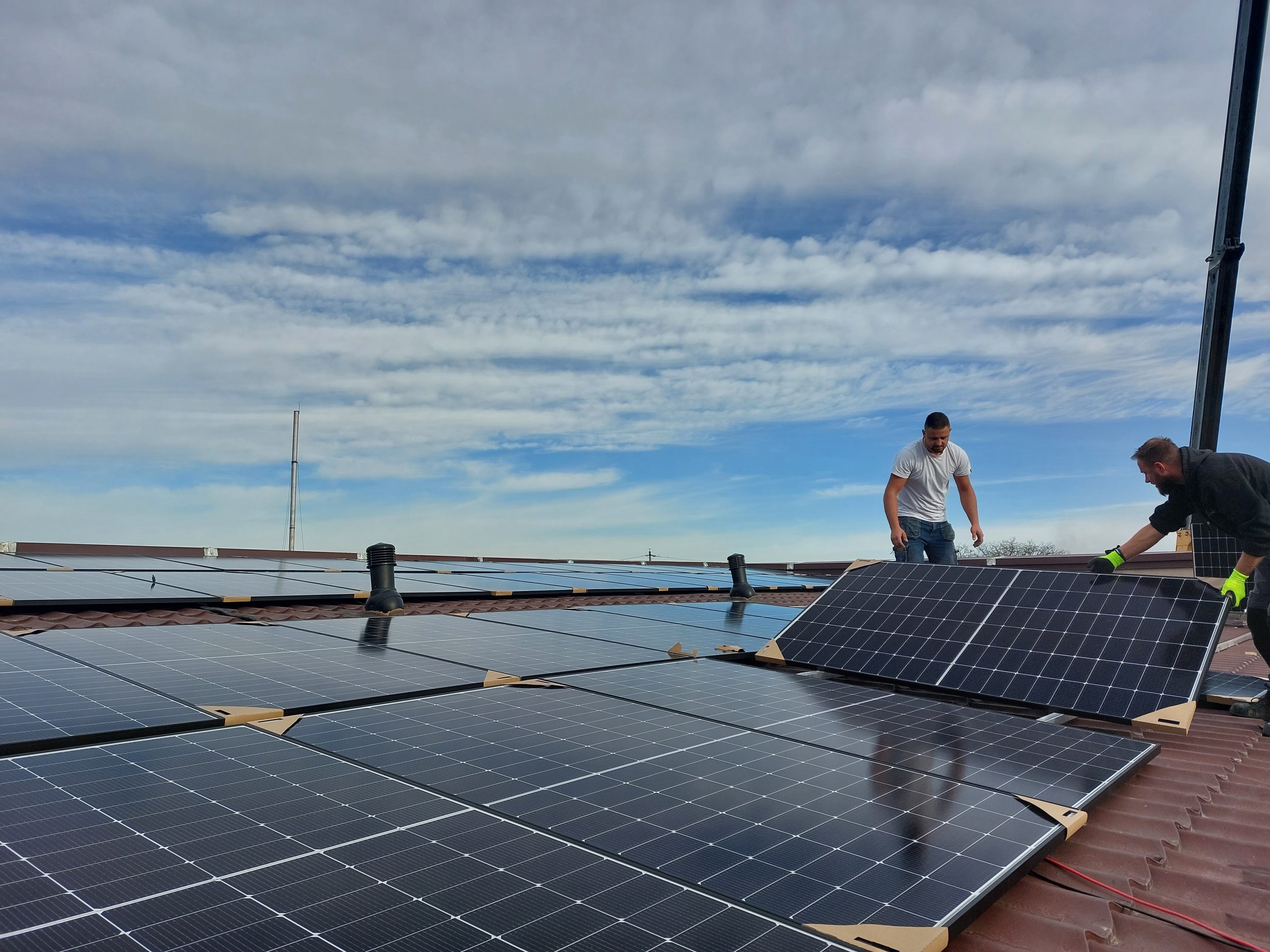 Panouri fotovoltaice jinko n type 125 kw